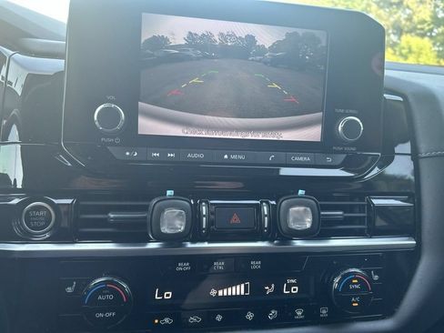 Used 2023 Nissan Pathfinder SV AWD/4WD image 25