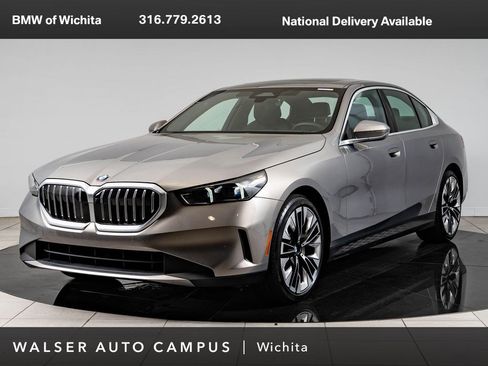 Certified 2025 BMW 530i xDrive w/ Premium Package AWD/4WD image 1