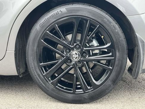 Used 2025 Toyota Camry SE image 11