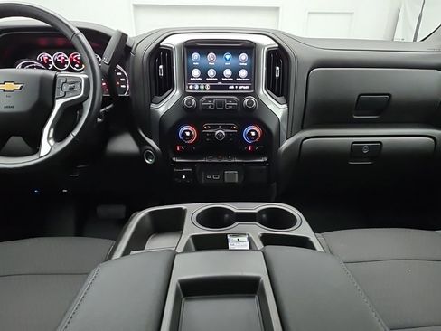 Used 2022 Chevrolet Silverado 2500 LT w/ Convenience Package image 26