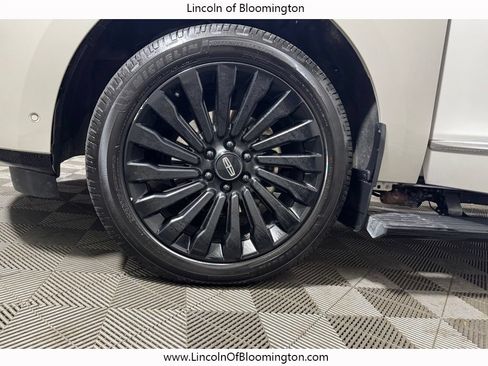 Used 2019 Lincoln Navigator L Reserve AWD/4WD image 13