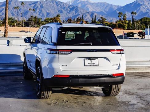 New 2025 Jeep Grand Cherokee Limited w/ Black Appearance Package image 7