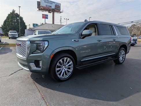 Used 2023 GMC Yukon XL Denali image 10