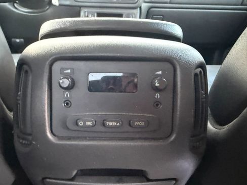 Used 2005 GMC Sierra 2500 SLT w/ Heavy-Duty Power Package image 19