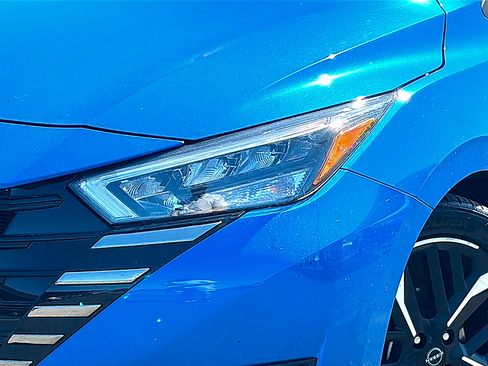 Used 2024 Nissan Versa SR FWD image 4