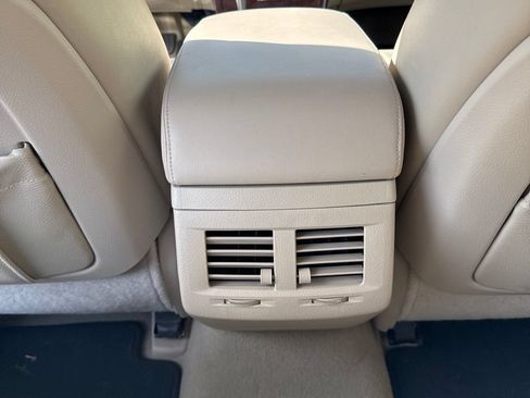 Used 2011 Toyota Avalon FWD image 3