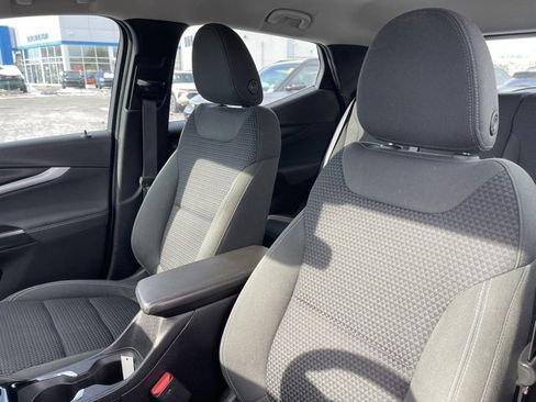 Used 2023 Chevrolet Bolt EUV LT w/ Comfort Package image 11