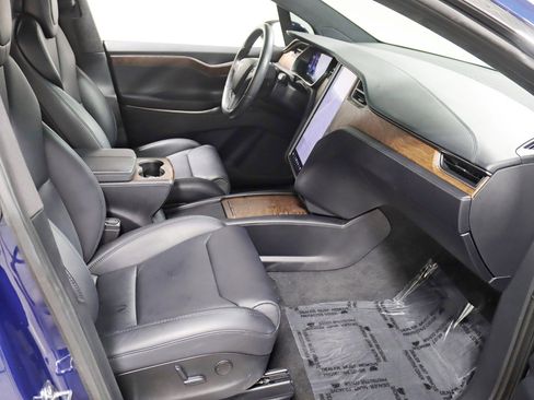 Used 2018 Tesla Model X 75D image 29