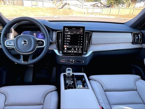 New 2026 Volvo XC90 B6 Ultra w/ Protection Package image 7