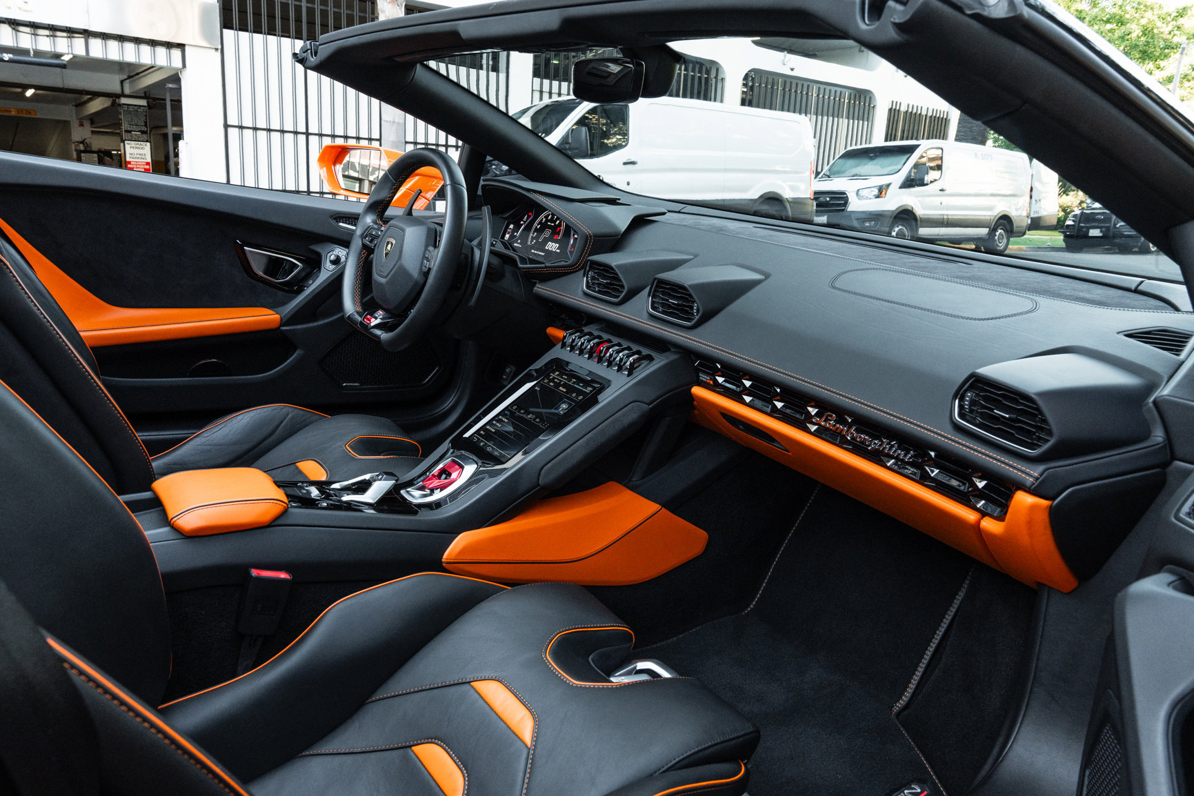 Used 2020 Lamborghini Huracan EVO RWD image 7