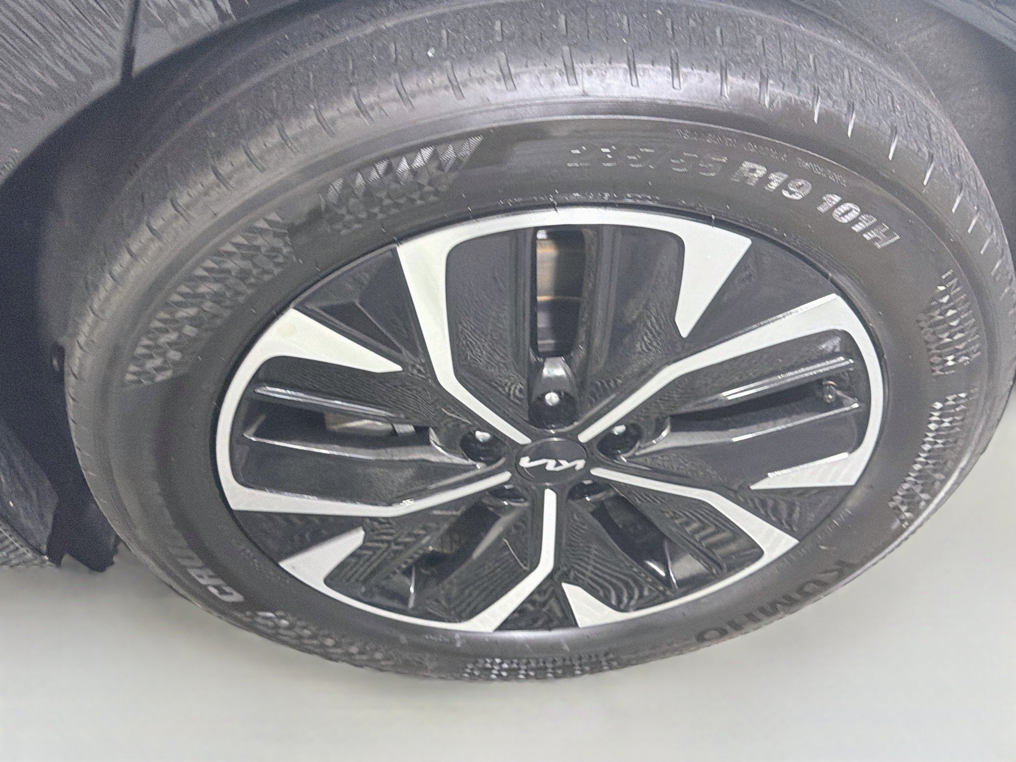 Used 2023 Kia EV6 Wind RWD image 11