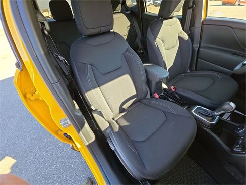 Used 2023 Jeep Renegade Altitude image 27