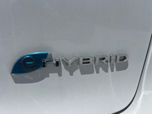 Used 2023 Chrysler Pacifica Limited image 19