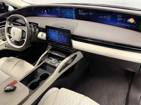 Used 2024 Lincoln Nautilus Black Label image 28