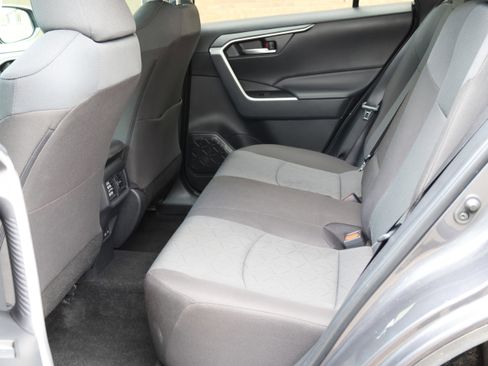 Certified 2025 Toyota RAV4 XLE FWD image 19