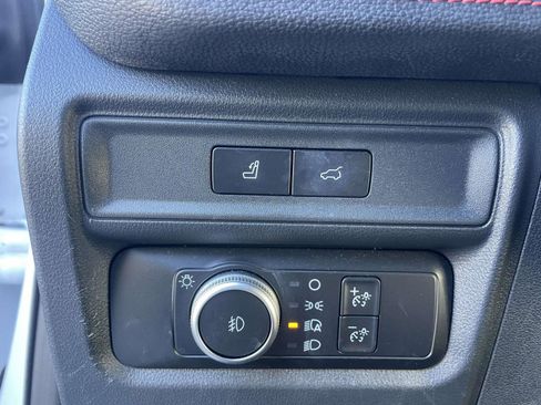 Used 2022 Ford Expedition Max Limited image 18