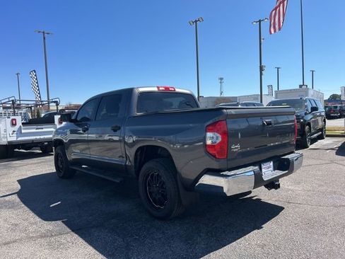 Used 2018 Toyota Tundra SR5 w/ SR5 Upgrade Package image 5