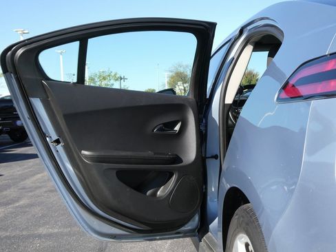 Used 2015 Chevrolet Volt w/ Enhanced Safety Package 1 image 32