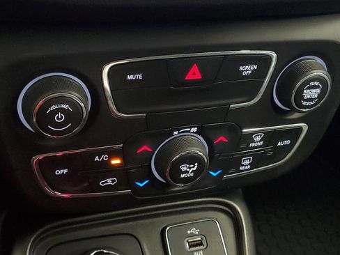 Used 2018 Jeep Compass Trailhawk w/ Navigation Group AWD/4WD image 21