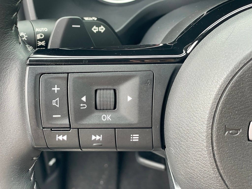 Certified 2023 Nissan Rogue SV w/ SV Premium B Package AWD/4WD image 19