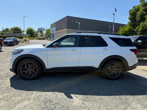 Used 2025 Ford Explorer ST w/ Sun And Sound Package AWD/4WD image 2
