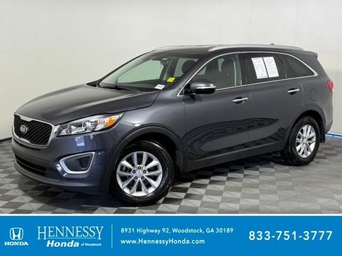 Used 2018 Kia Sorento FWD image 1