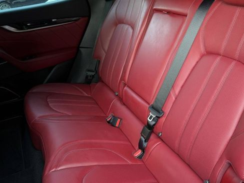 Used 2023 Maserati Levante GT AWD/4WD image 33