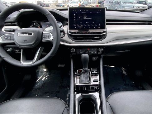 Used 2024 Jeep Compass Limited image 15