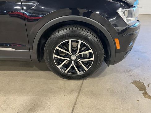Used 2021 Volkswagen Tiguan SE FWD image 43
