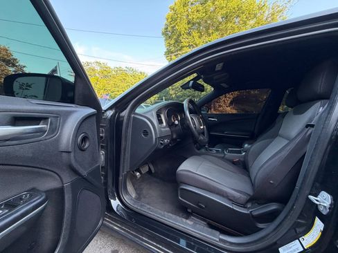 Used 2015 Dodge Charger SE w/ Sport Appearance Group RWD image 26