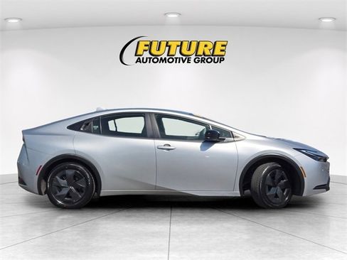 Used 2024 Toyota Prius LE image 4