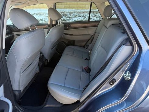 Used 2018 Subaru Outback 2.5i Limited image 7
