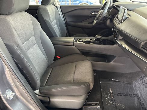Used 2024 Nissan Rogue SV AWD/4WD image 16