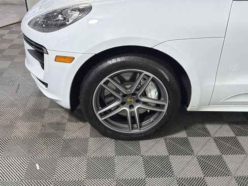 Used 2021 Porsche Macan Turbo image 12