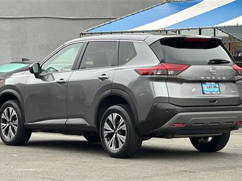 Used 2023 Nissan Rogue SV image 6