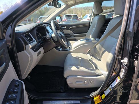 Used 2016 Toyota Highlander Limited Platinum w/ Protection Package #3 image 5