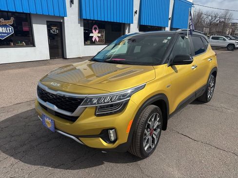 Used 2022 Kia Seltos SX image 2