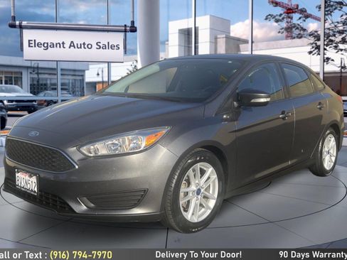 Used 2015 Ford Focus SE FWD image 8