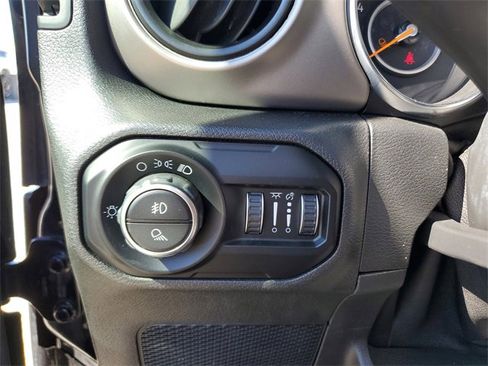 Used 2021 Jeep Gladiator Sport image 23