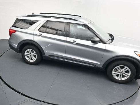 Used 2024 Ford Explorer XLT w/ Equipment Group 202A AWD/4WD image 30