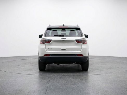 Used 2025 Jeep Compass Trailhawk AWD/4WD image 7