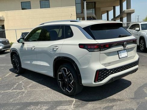 Certified 2026 Volkswagen Tiguan SEL R-Line AWD/4WD image 5