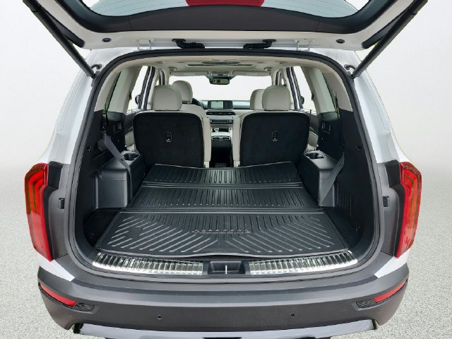 Certified 2022 Kia Telluride SX w/ Nightfall Edition Package AWD/4WD image 30