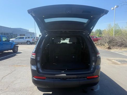 Used 2024 Jeep Grand Cherokee L Altitude AWD/4WD image 41