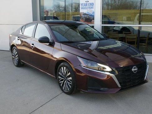 Used 2024 Nissan Altima 2.5 SV image 7