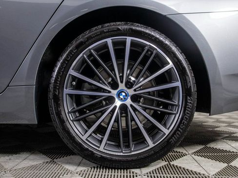 Used 2023 BMW 530e w/ Premium Package image 43