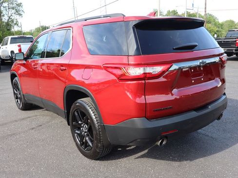 Used 2020 Chevrolet Traverse LT FWD image 3