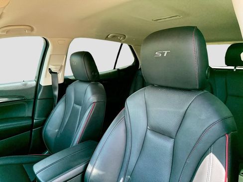 Used 2023 Buick Envision Essence w/ Sport Touring Package FWD image 12