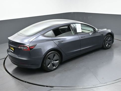 Used 2021 Tesla Model 3 Standard Range Plus image 40