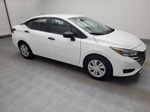 Used 2025 Nissan Versa S image 11